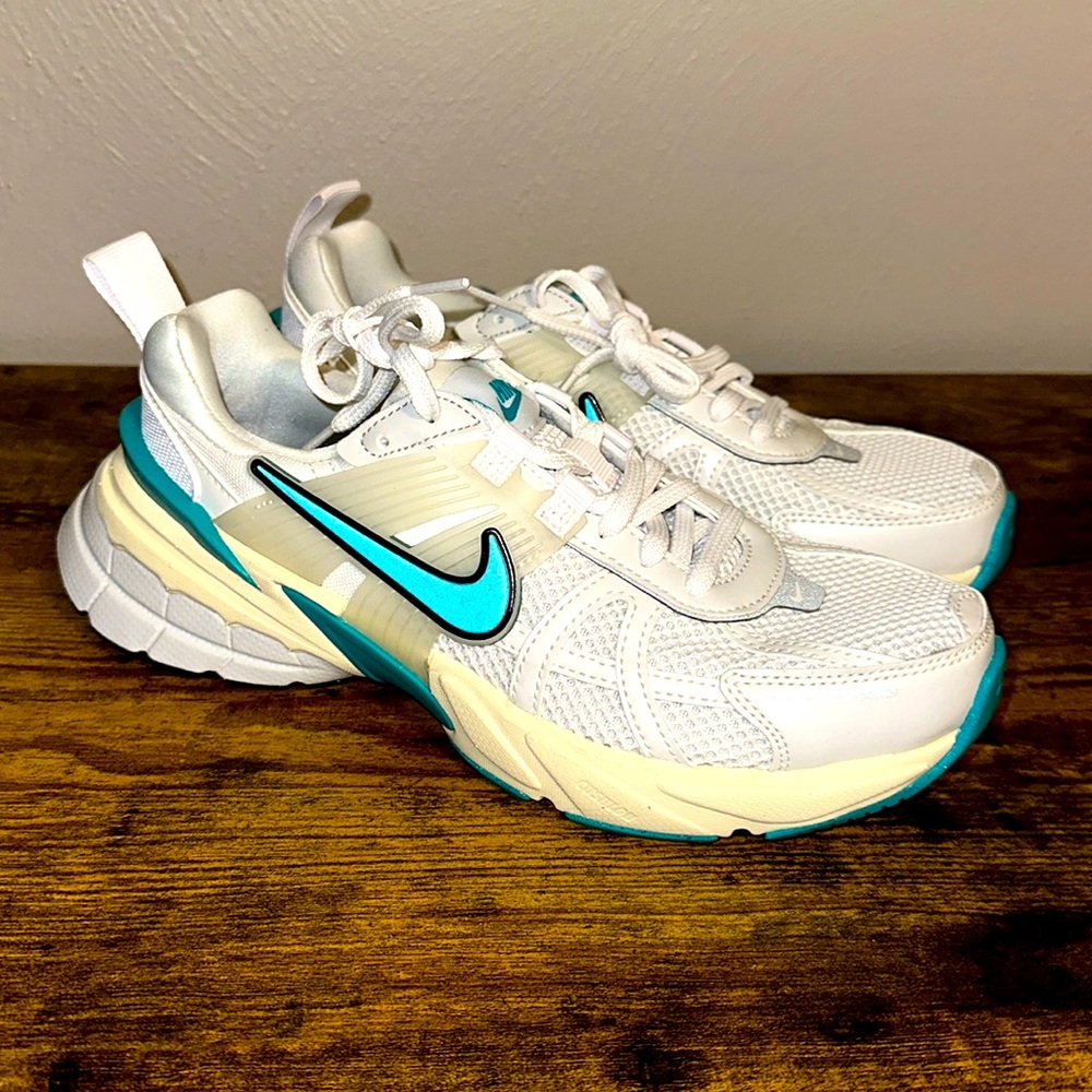 Nike Women's White Teal Sneakers